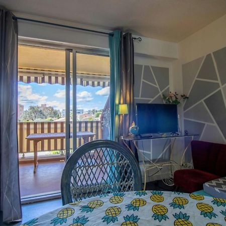 Cosy 35 M2 With Balcony In A Quiet Residence Fréjus Exteriör bild