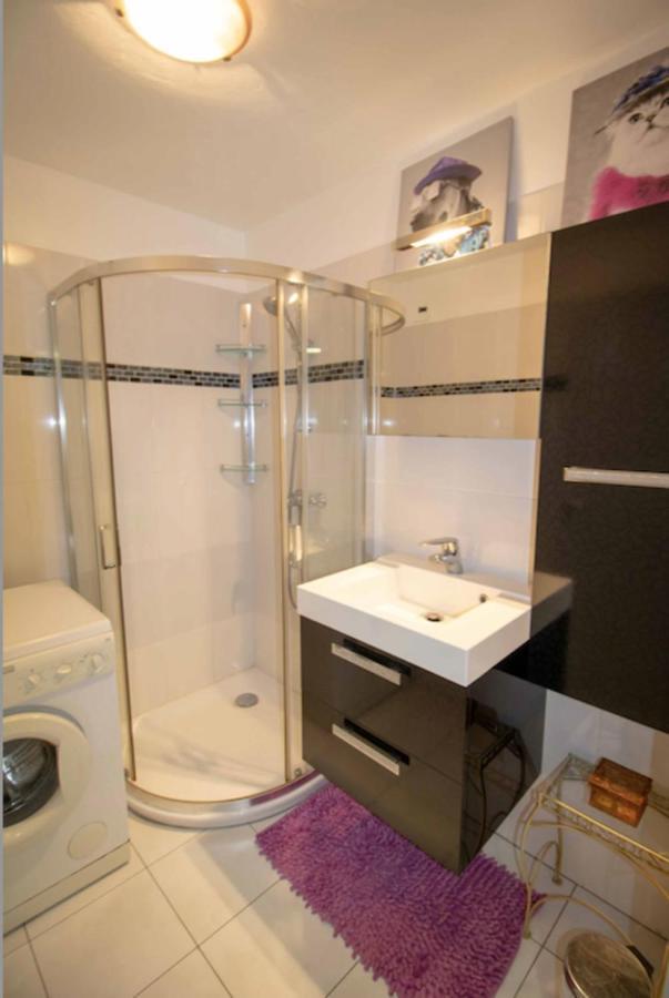 Cosy 35 M2 With Balcony In A Quiet Residence Fréjus Exteriör bild