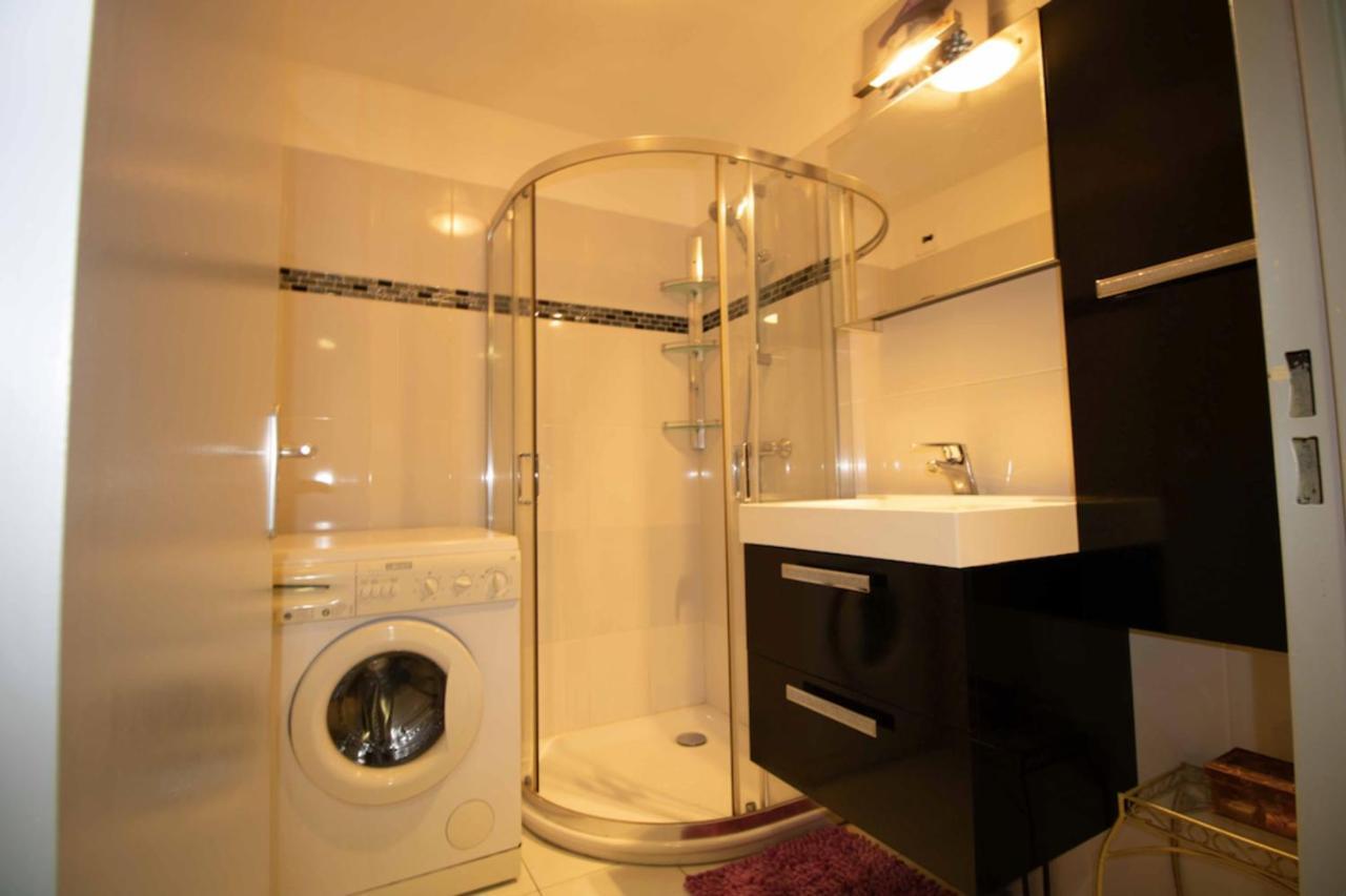 Cosy 35 M2 With Balcony In A Quiet Residence Fréjus Exteriör bild