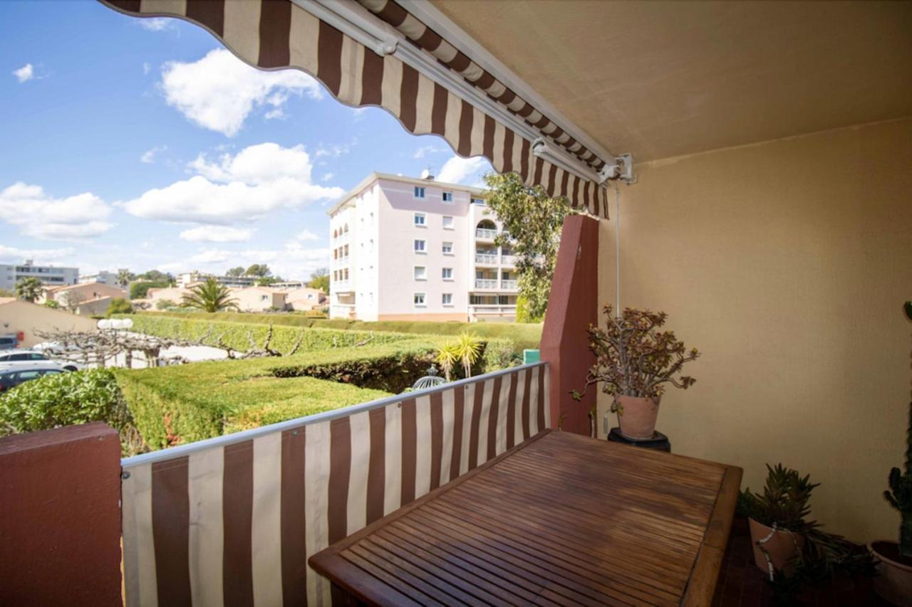 Cosy 35 M2 With Balcony In A Quiet Residence Fréjus Exteriör bild